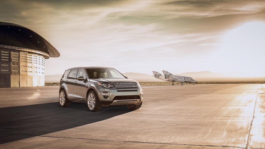  Land Rover Discovery Sport HSE Luxury 2015 года  (фото 8 из 62)